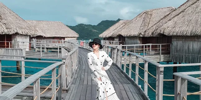 Diajak Suami Berenang dengan Hiu, Syahrini: Pura-pura Bahagia