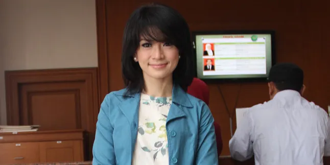 Diajak Ustad Andian, Yulia Rachman Berumrah Gratis