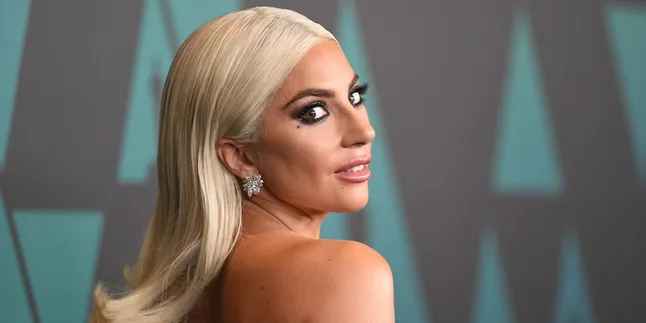Diam-diam Lady Gaga Telah Daftarkan Bisnis Kosmetik, Bakal Saingi Fenty Beauty?