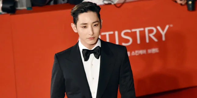 Diam-Diam Lee Soo Hyuk Bakal Segera Berangkat Wajib Militer Diam-Diam Lee Soo Hyuk Bakal Segera Berangkat Wajib Militer