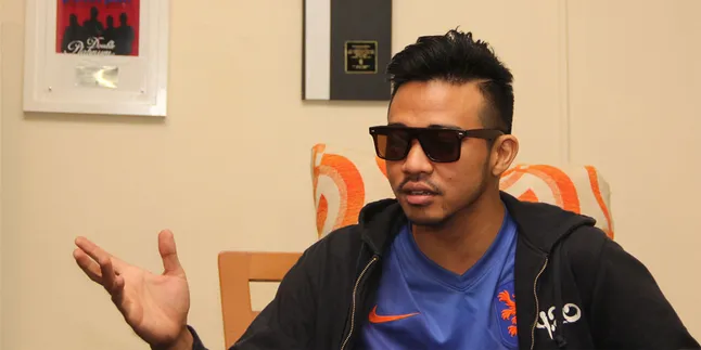 Diam-Diam Roby Geisha Sudah Lamar Pacar Diam-Diam Roby Geisha Sudah Lamar Pacar