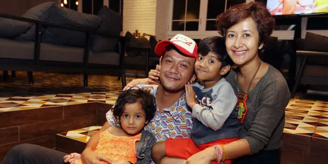 Diam-Diam Widi Mulia Tengah Hamil Anak ke-3 Diam-Diam Widi Mulia Tengah Hamil Anak ke-3