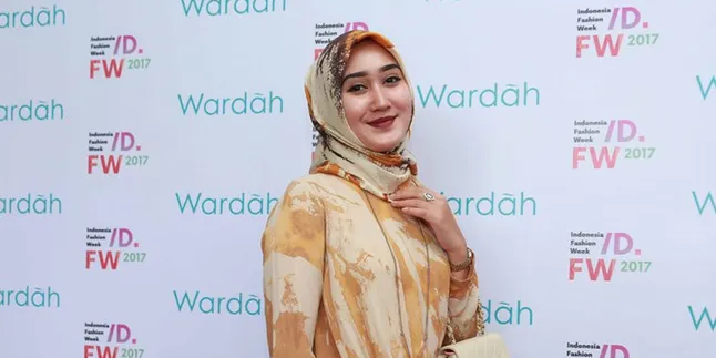 Dian Pelangi Anggap Kehidupan Pasca Cerai Sebagai Cobaan Dian Pelangi Anggap Kehidupan Pasca Cerai Sebagai Cobaan