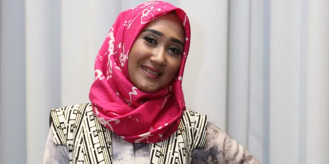Dian Pelangi Sengaja Tampil Spesial di Premiere 'AADC 2' Dian Pelangi Sengaja Tampil Spesial di Premiere 'AADC 2'