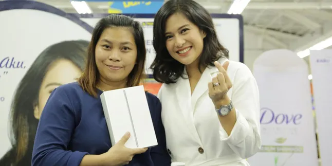 Dian Sastro Ajak Perempuan Indonesia Temukan Cantik Versi Dirinya Sendiri