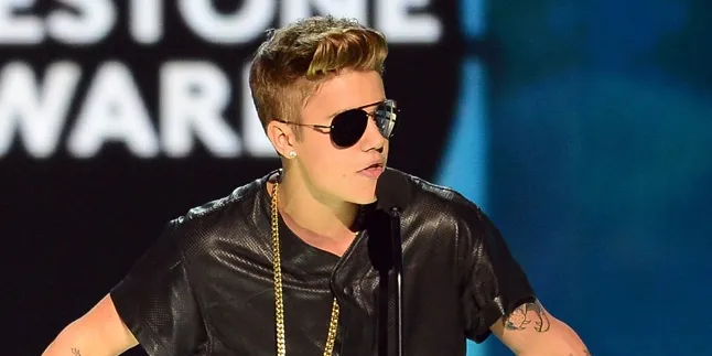 Diancam Dengan Pistol, Paparazzi Tuntut Justin Bieber