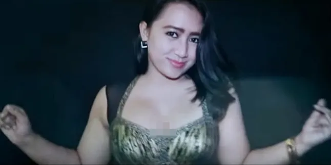 Dianggap Berlirik Vulgar, Ternyata Ini Arti Lagu Becekin Adek