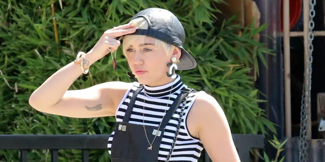 Dianggap Hina Bendera Meksiko, Miley Cyrus Terancam Dipenjara?