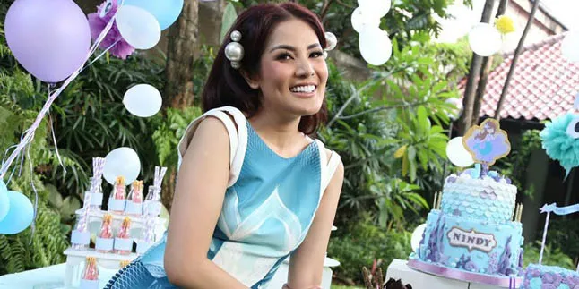 Dianggap Sebagai Artis Sosialita, Apa Komentar Nindy?