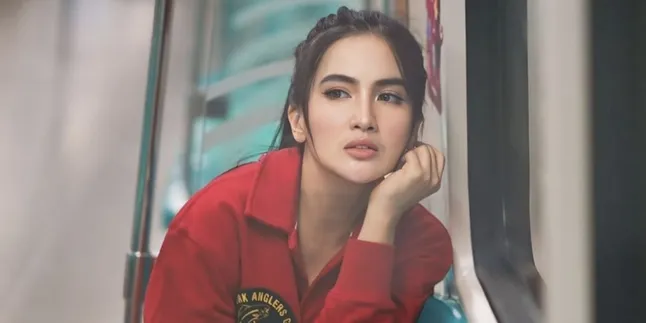 Dianna Dee Starlight Kembali dengan Single 'Tukang Bohong', Tampil Berani dan Elegan di Singapura