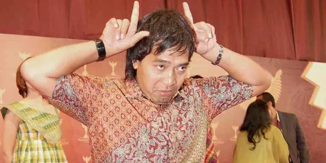 Dibalik Sosok Kocak, Komeng Sangat Peduli Sepak Bola Nasional