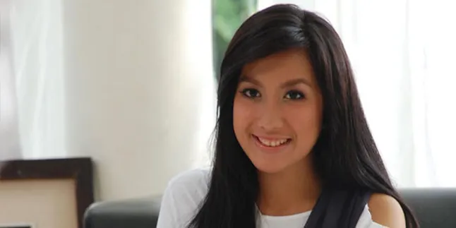 Dibantu Badai Kerispatih, Aliza Rilis 'Tell Me Why'