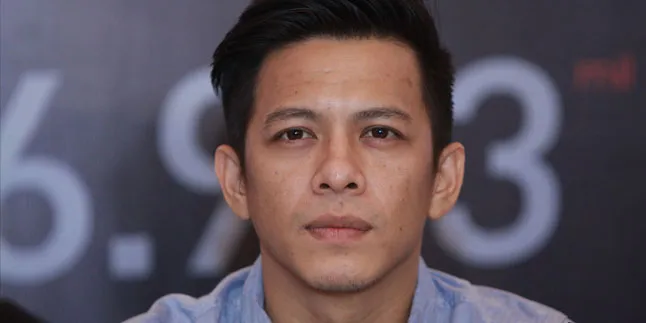 Dibilang Datang Bareng Luna Maya, Ariel Noah Kesal