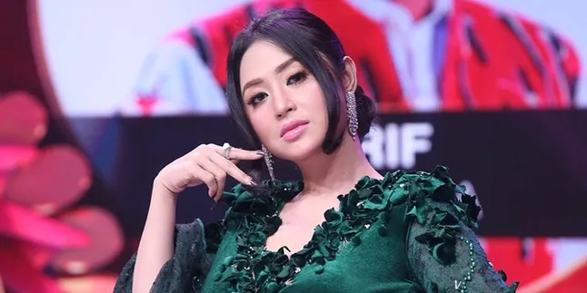 Dibilang Enak Jadi Artis Sering Jalan-Jalan ke Luar Negeri, Ini Kata Dewi Perssik