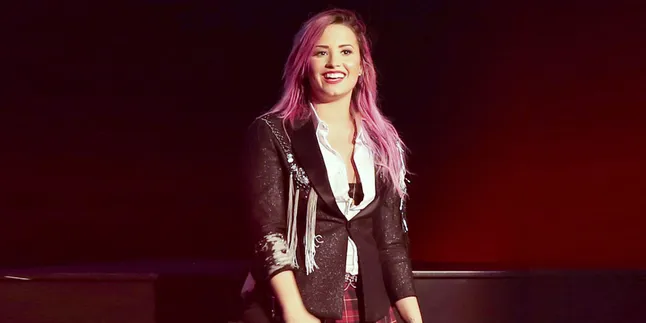 Dibilang Gendut, Ini Tanggapan Demi Lovato! Dibilang Gendut, Ini Tanggapan Demi Lovato!