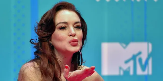 Dibilang Mirip Dengan Liz Gillies karena 'Thank U, Next', Ini Respon Lindsay Lohan