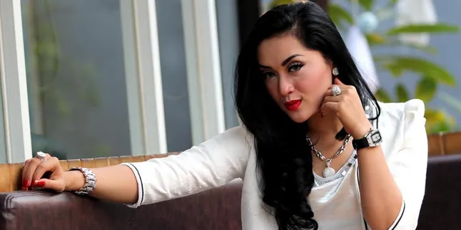 Dibilang Mirip Syahrini, Hiara Cleopatra Ingin Bunuh Diri Dibilang Mirip Syahrini, Hiara Cleopatra Ingin Bunuh Diri