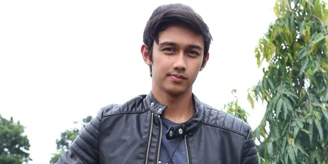 Dibilang Tak Setampan di Televisi, Hito Caesar Lakukan Hal Ini