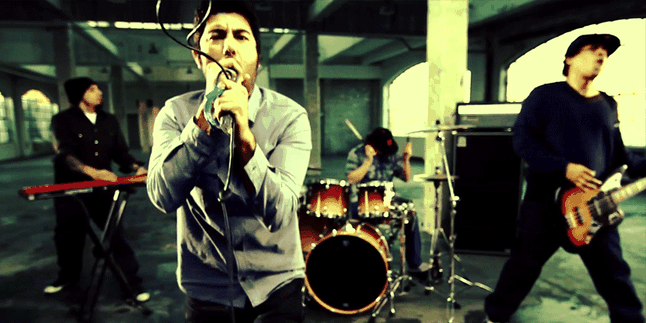 Dibuka Burgerkill, Deftones Dipastikan Bakal Konser di Bandung! Dibuka Burgerkill, Deftones Dipastikan Bakal Konser di Bandung!