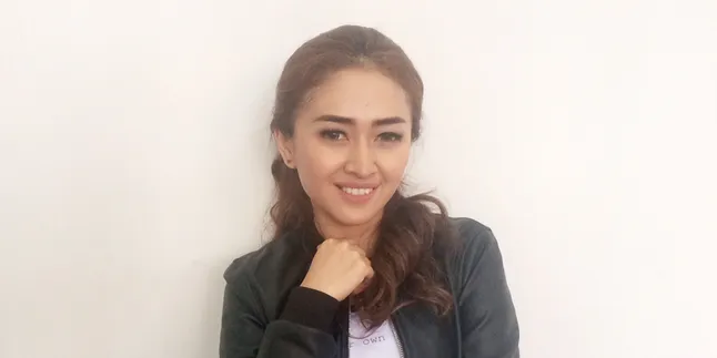 Dicap Mirip Dewi Perssik, Maisaka Ogah Jual Keseksian