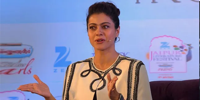 Didampingi Pria Tampan, Kajol Justru Tampil 'Gelap'
