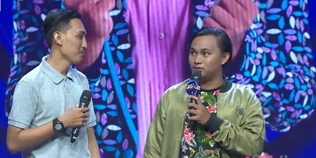 Didatangi Kakak di Studio, Johan SUCA 4 Akui Ikut Stand Up Backstreet Dari Keluarga Didatangi Kakak di Studio, Johan SUCA 4 Akui Ikut Stand Up Backstreet Dari Keluarga