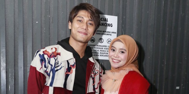 Pressured to Get Married, Here's Lesti and Rizky Billar's Response