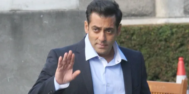 'Didorong' Shahrukh & Aamir, Ini Balasan Salman Khan Buat Mereka 'Didorong' Shahrukh & Aamir, Ini Balasan Salman Khan Buat Mereka