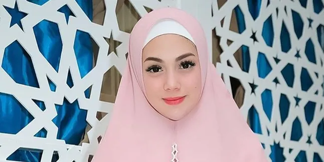 Diduga Mualaf Karena Pakai Hijab Syari, Ini Jawaban Celine Evangelista