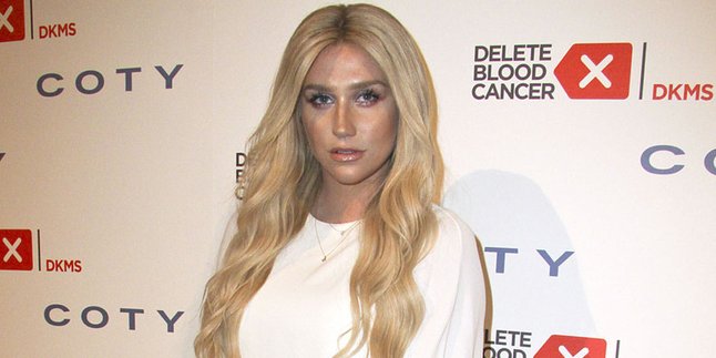 Didukung Fans, Kesha Mengucap Terima Kasih Dengan Wajah Bengkak