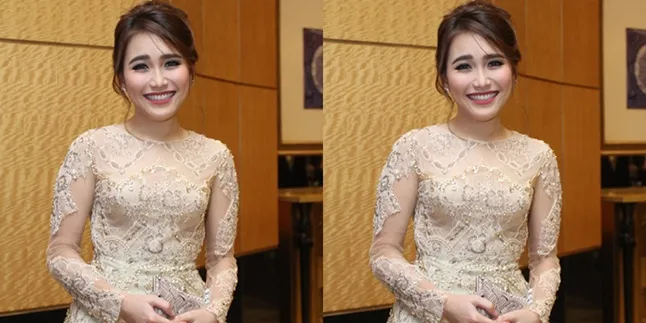 Didukung Sahabat, Ayu Tak Sedih Putus Cinta Dengan Shaheer Didukung Sahabat, Ayu Tak Sedih Putus Cinta Dengan Shaheer