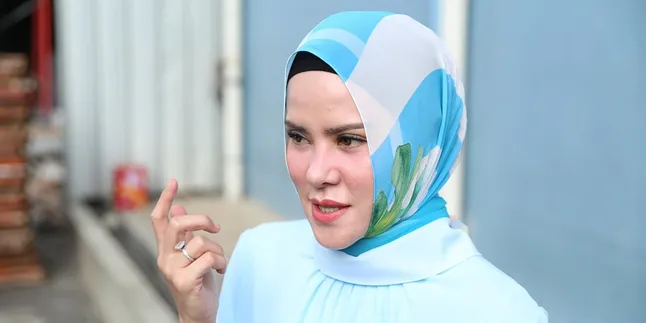 Difitnah dan Dibohongi, Angel Lelga Tak Menyesal Nikah Dengan Vicky Prasetyo