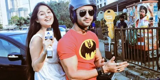 Digendong, Soumya Seth Hampir Cekik Shaheer Sheikh Digendong, Soumya Seth Hampir Cekik Shaheer Sheikh