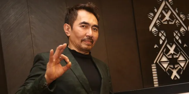 Digerebek, Aa Gatot Brajamusti Sempat Dikira Dapat Surprise Ultah Digerebek, Aa Gatot Brajamusti Sempat Dikira Dapat Surprise Ultah