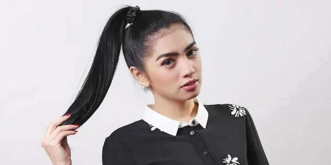 Digosipkan Dekat Dengan Seorang Produser, Ini Kata Angel Karamoy Digosipkan Dekat Dengan Seorang Produser, Ini Kata Angel Karamoy