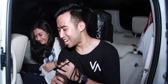 Digosipkan Pacaran, Sheila Dara Kepergok Temani Vidi Aldiano