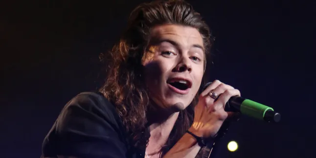 Digosipkan Terkena Penyakit Seksual, Ini Jawaban Harry Styles