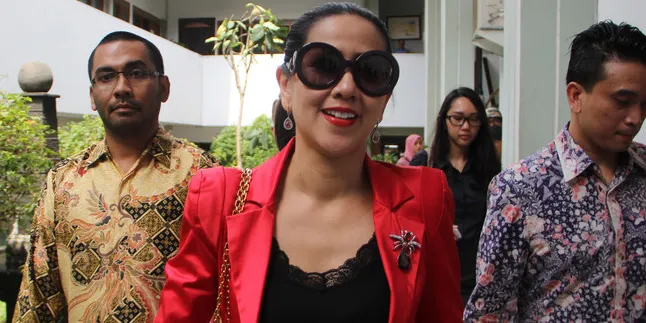 Digugat Mantan Suami, Venna Melinda Khawatir Sama Anak-Anaknya