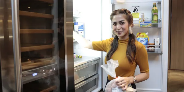 Dihujat Gara-Gara Pose Seksi Bareng El, Jessica Iskandar Minta Maaf