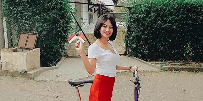 Dihujat Karena Pamer Cleavage, Vanessa Angel Balas Netizen dengan Pedas