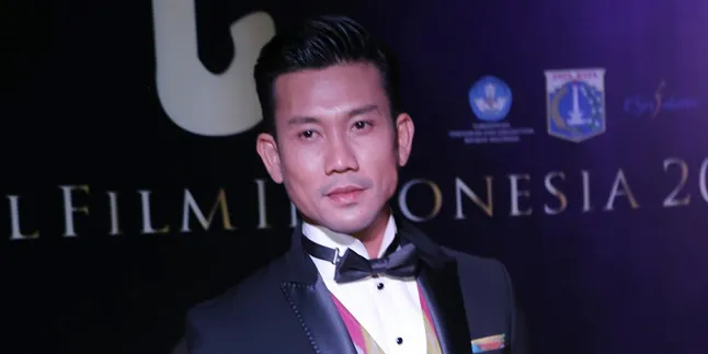 Diingatkan Reza Rahadian, Denny Sumargo Datang & Dukung FFI 2016 Diingatkan Reza Rahadian, Denny Sumargo Datang & Dukung FFI 2016