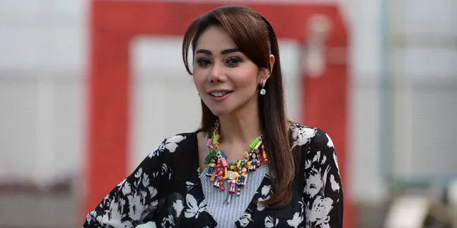 Diisukan Lakukan Operasi Plastik, Ini Tanggapan Femmy Permatasari