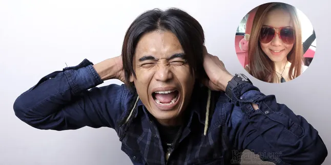 Diisukan Lamar Rere Regina, Charly Makin Mesra Dengan Istri