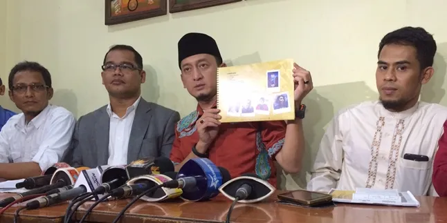 Diisukan Selingkuh Dengan Regina Andriane, Ustaz Zacky Mirza Syok Diisukan Selingkuh Dengan Regina Andriane, Ustaz Zacky Mirza Syok