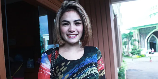 Dijemput Mobil Tahanan, Nikita Mirzani: Memang Kenapa?