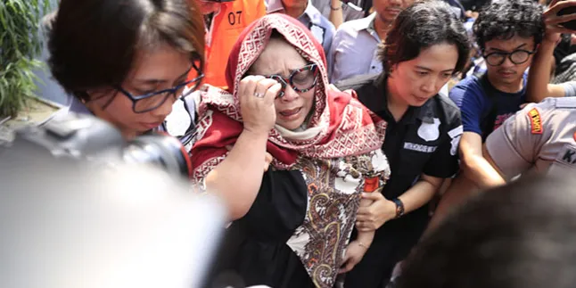 Dijenguk Cucu, Nunung Akhirnya Bisa Tersenyum dan Tertawa Dijenguk Cucu, Nunung Akhirnya Bisa Tersenyum dan Tertawa
