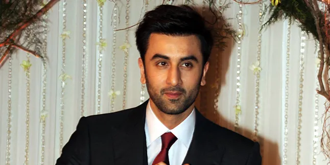 Dikabarkan Bakal Dijodohkan Ortu, Ranbir Kapoor Beri Penjelasan Dikabarkan Bakal Dijodohkan Ortu, Ranbir Kapoor Beri Penjelasan