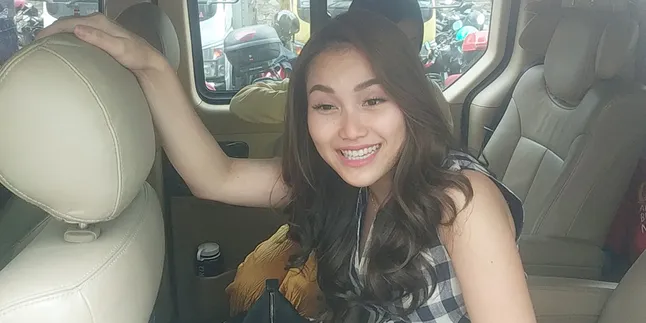 Dikabarkan Bakal Dilamar Ivan Gunawan, Ayu Ting Ting: Ngaco Ah!