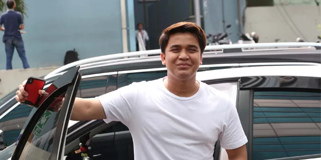 Reported to be Back Together with Hilda Vitria, Here's Billy Syahputra's Response
