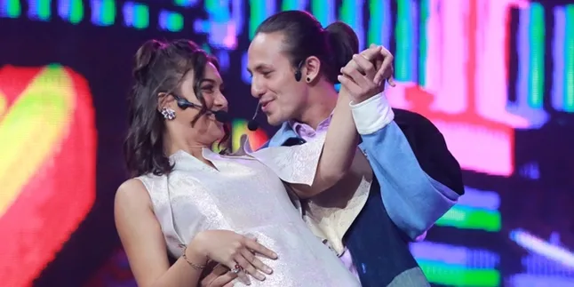 Dikabarkan Berpacaran, Dylan Carr dan Angela Gilsha Akui Dekat Tapi... Dikabarkan Berpacaran, Dylan Carr dan Angela Gilsha Akui Dekat Tapi...
